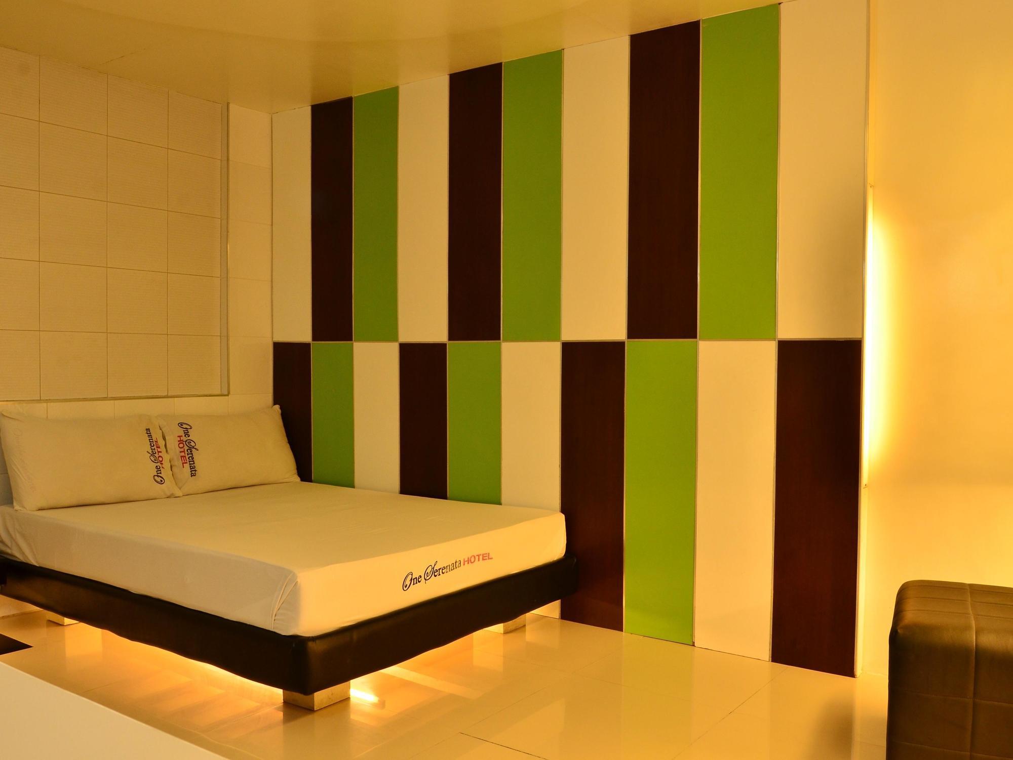 One Serenata Hotel Bacao Cavite Exterior photo