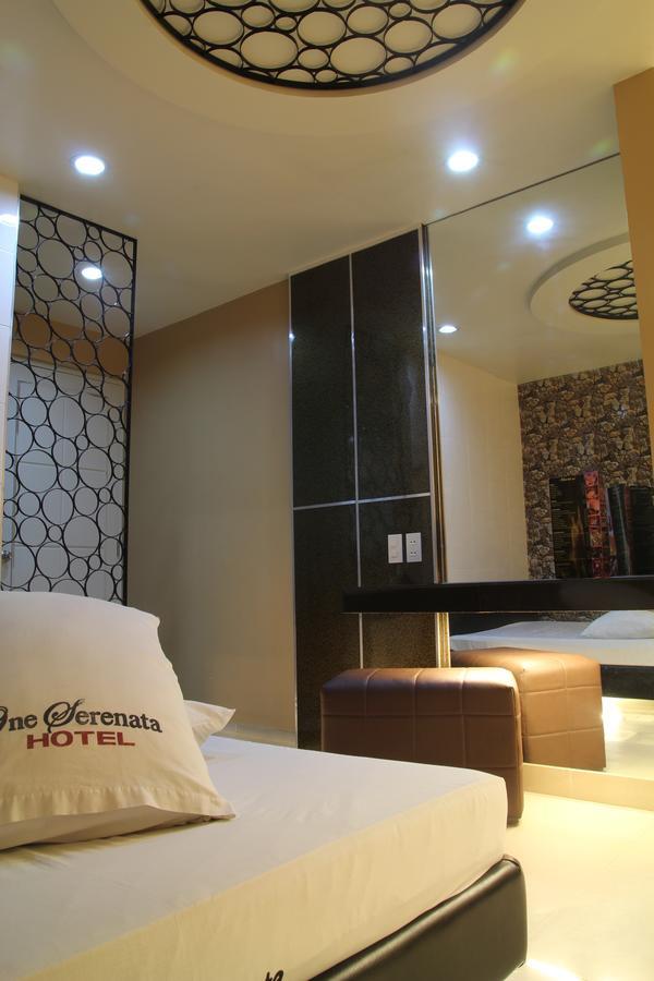 One Serenata Hotel Bacao Cavite Room photo